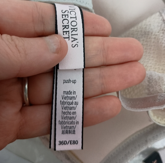 NWT Victoria's Secret Barbiecore Lace Push-Up Bra in Butterly Pink (#108) - Picture 7 of 10